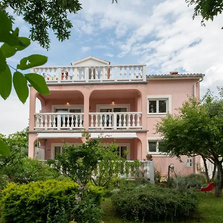 Daire Large Family Sabrina On Two Floors *