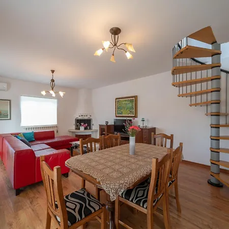 Large Family Sabrina On Two Floors Daire *