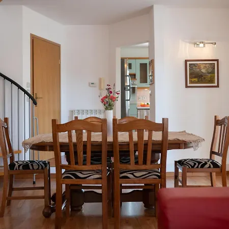 Large Family Sabrina On Two Floors Daire